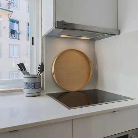 1bdr With Ac And Terrace By Lovelystay * ליסבון